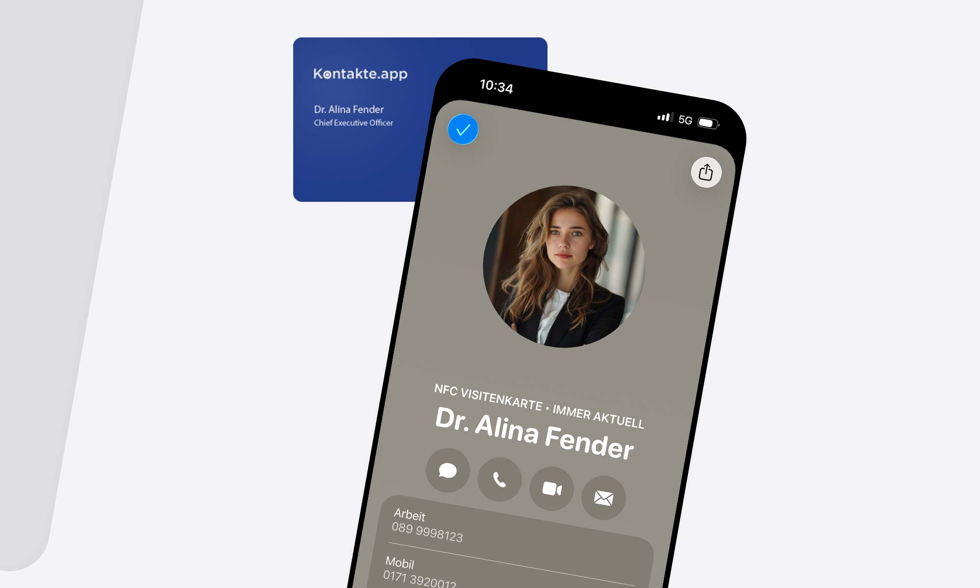 Smartphone-Mockup mit digitaler Visitenkarte und Profilfoto; daneben blaue „Kontakte.app“-Karte mit Beispielname „Dr. Alina Fender, Chief Executive Officer“.